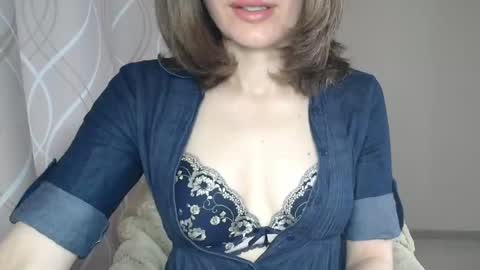 Sophiemisss online show from June 3, 9:01 am