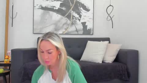 Sophi online show from June 18, 11:15 am