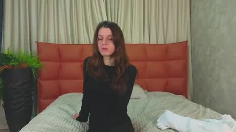 sorayanox online show from December 18, 3:29 pm