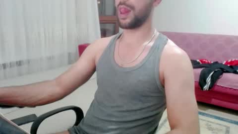 luis online show from September 15, 9:38 pm