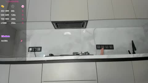 Mia online show from September 27, 4:43 am