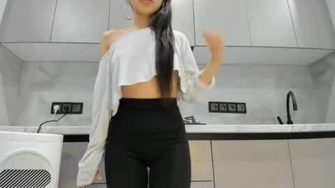 Mia online show from October 29, 9:04 pm