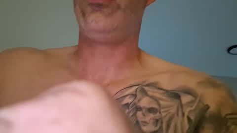 Snapshot of southboy2410 chatting on October 1, 5:01 pm southboy2410 online show from October 1, 5:01 pm