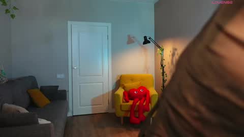 your sweet Jessy online show from April 9, 7:25 am