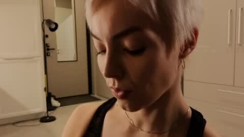 Elizabeth online show from May 2, 5:41 pm