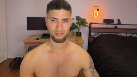 Splash8x online show from April 22, 2:57 pm