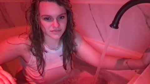 spoiledxo online show from January 12, 10:39 pm