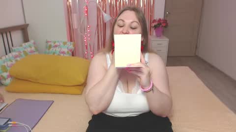  Lily  online show from June 4, 9:21 pm