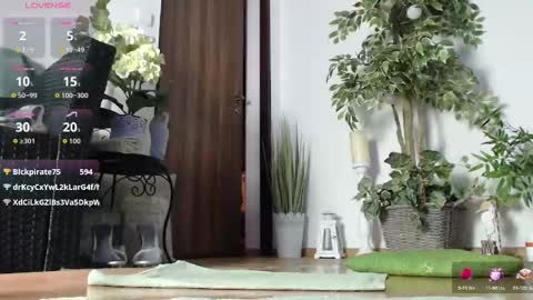 Monica online show from November 22, 6:01 am