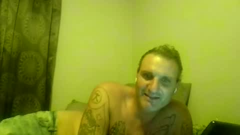 Snapshot of squirtn4mee chatting on October 28, 3:07 am Squirtn4mee online show from October 28, 3:07 am