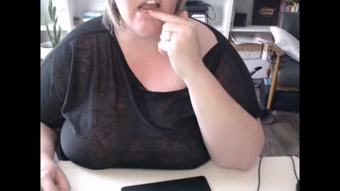 Messi Jessi online show from February 27, 5:15 pm