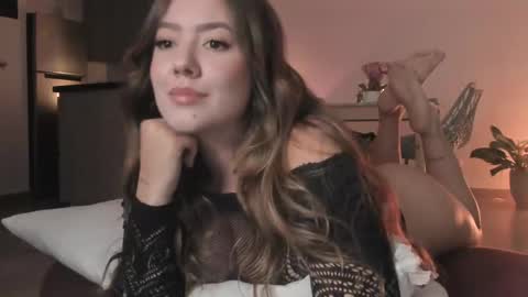 Snapshot of srta__sophie chatting on February 15, 2:26 am Sophie 3 online show from February 15, 2:26 am