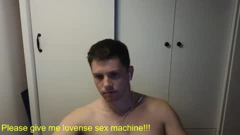 st1vemaster01 online show from April 20, 3:04 pm