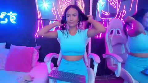 staarlightt online show from October 18, 10:47 pm