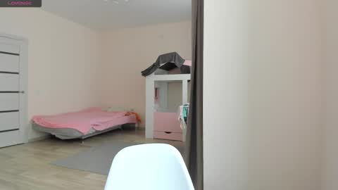 Stacey GMT5 Mo Tu We Th Fr Sa 3am -10am online show from March 10, 4:39 am