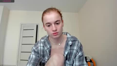 Stacey GMT5 Mo Tu We Th Fr Sa 3am -10am online show from February 24, 2:58 am