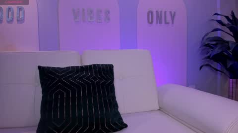 Stacy Woods online show from April 9, 12:11 pm