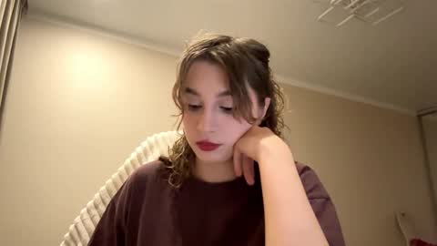 Elli online show from February 11, 2:10 pm