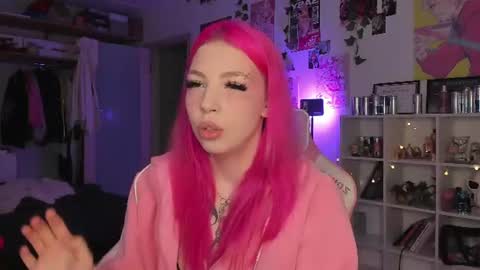 Stacy online show from June 17, 5:51 pm