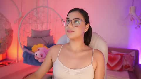 stacycooper_ online show from May 28, 7:12 pm