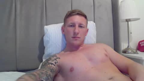 stanleyyyy26 online show from February 19, 8:19 pm