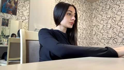 Kiki online show from June 8, 11:11 am