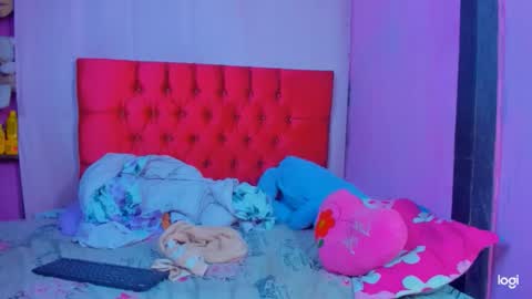 stassiebell online show from February 9, 6:39 am