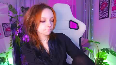 Snapshot of staymonica chatting on October 21, 1:48 pm MONICA online show from October 21, 1:48 pm