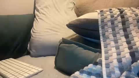 stcolster online show from April 15, 1:25 pm