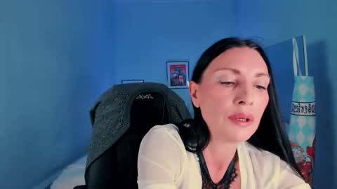 Avanessa May  Follow mommy online show from September 27, 3:21 pm