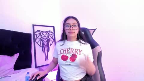 Stefanny lopez online show from November 4, 11:55 am