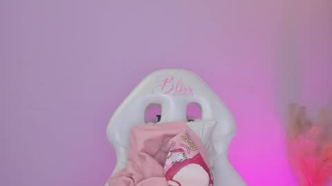 Stefany Bratz online show from April 15, 5:00 am