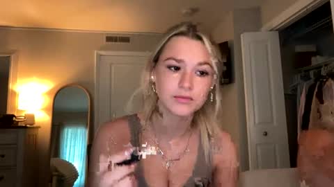 Stella Rose online show from February 3, 3:49 pm