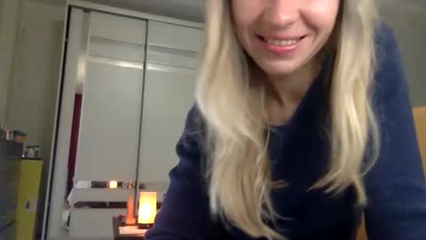 stella_walters online show from October 29, 9:48 pm