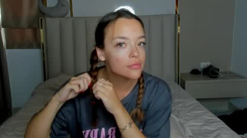 stella online show from April 4, 12:39 am