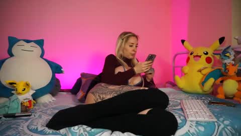 StellaCinderella online show from March 9, 2:32 pm