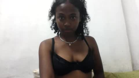 StellahJounett online show from May 9, 7:20 pm