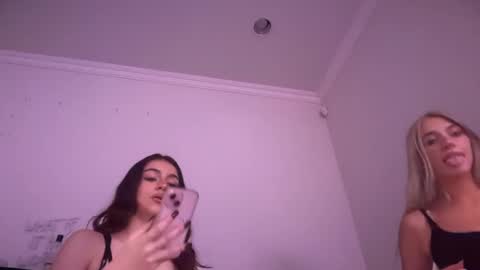 stellapearl online show from October 10, 9:52 pm