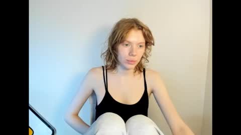 S T E L L A online show from November 20, 9:08 am