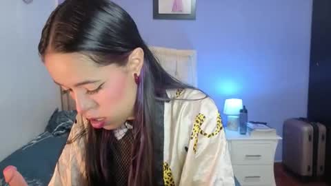 Stephania online show from March 31, 5:35 pm