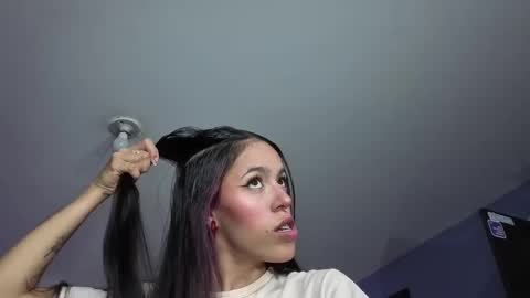 Stephania online show from March 3, 6:26 pm