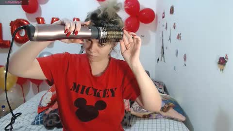 Stephanie   online show from February 25, 11:25 am