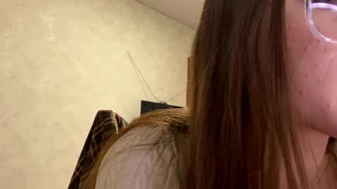 Stephani online show from April 6, 3:13 pm