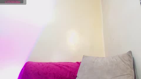 stephanyyx1 online show from August 1, 6:04 am