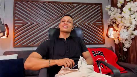    online show from February 5, 11:30 pm