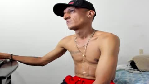 stevenandkate online show from March 16, 12:36 am