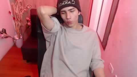 Stich online show from February 20, 12:51 pm