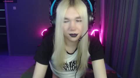 Steve online show from February 2, 5:53 pm