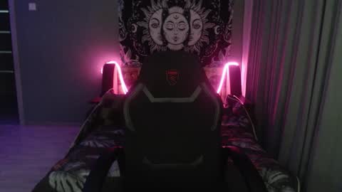 Steve online show from December 5, 7:00 pm