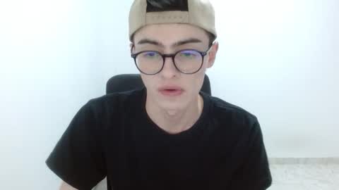 stiv_grant online show from April 7, 1:18 am